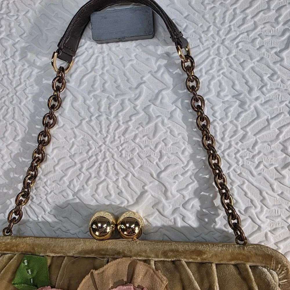 Vintage‎ Echo Gold Velvet Floral Applique Kiss Lock Evening Bag Chain Strap